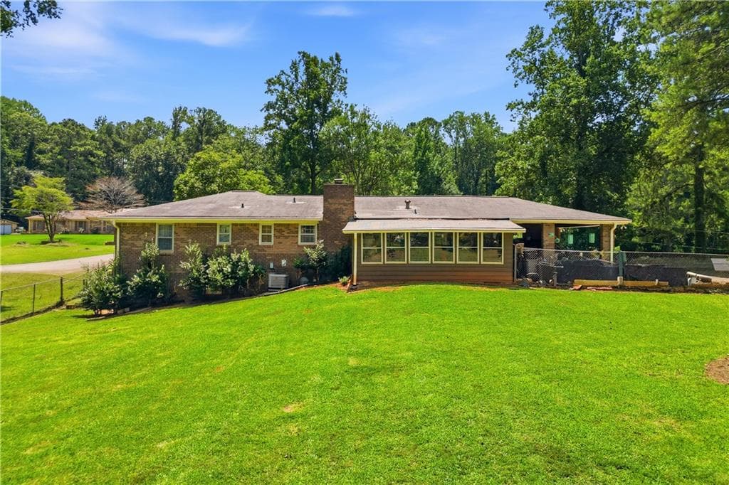 3 bedroom, 2 bathroom, 1,785 sq ft single family residence for sale at 4335 Newcastle Circle, Lithonia, GA 30038 — photo 2