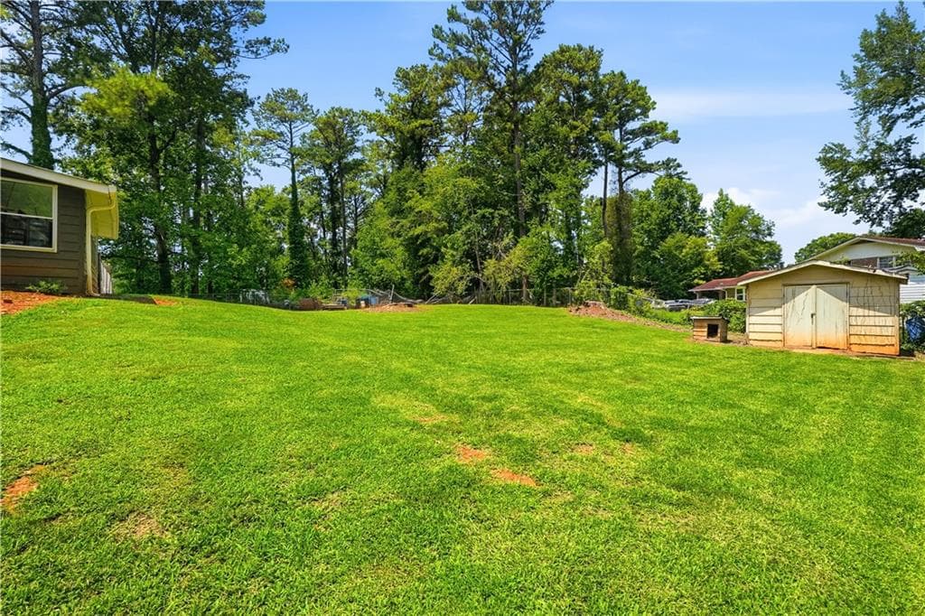 3 bedroom, 2 bathroom, 1,785 sq ft single family residence for sale at 4335 Newcastle Circle, Lithonia, GA 30038 — photo 4