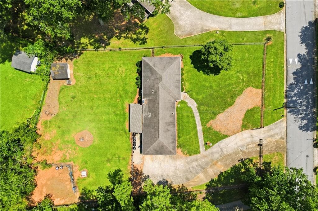 3 bedroom, 2 bathroom, 1,785 sq ft single family residence for sale at 4335 Newcastle Circle, Lithonia, GA 30038 — photo 5