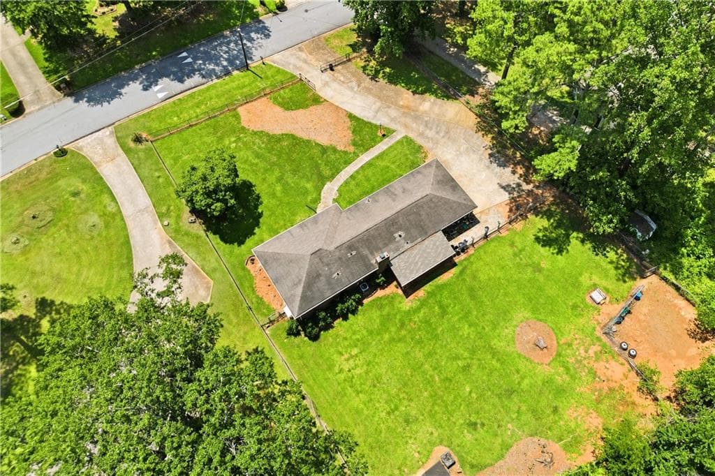 3 bedroom, 2 bathroom, 1,785 sq ft single family residence for sale at 4335 Newcastle Circle, Lithonia, GA 30038 — photo 8