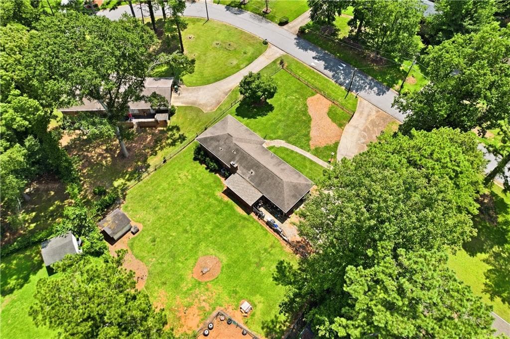3 bedroom, 2 bathroom, 1,785 sq ft single family residence for sale at 4335 Newcastle Circle, Lithonia, GA 30038 — photo 9