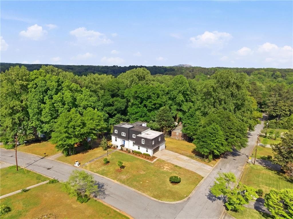 5 bedroom, 4 bathroom, 3,528 sq ft single family residence for sale at 492 S Susan Creek Drive, Stone Mountain, GA 30083 — photo 3