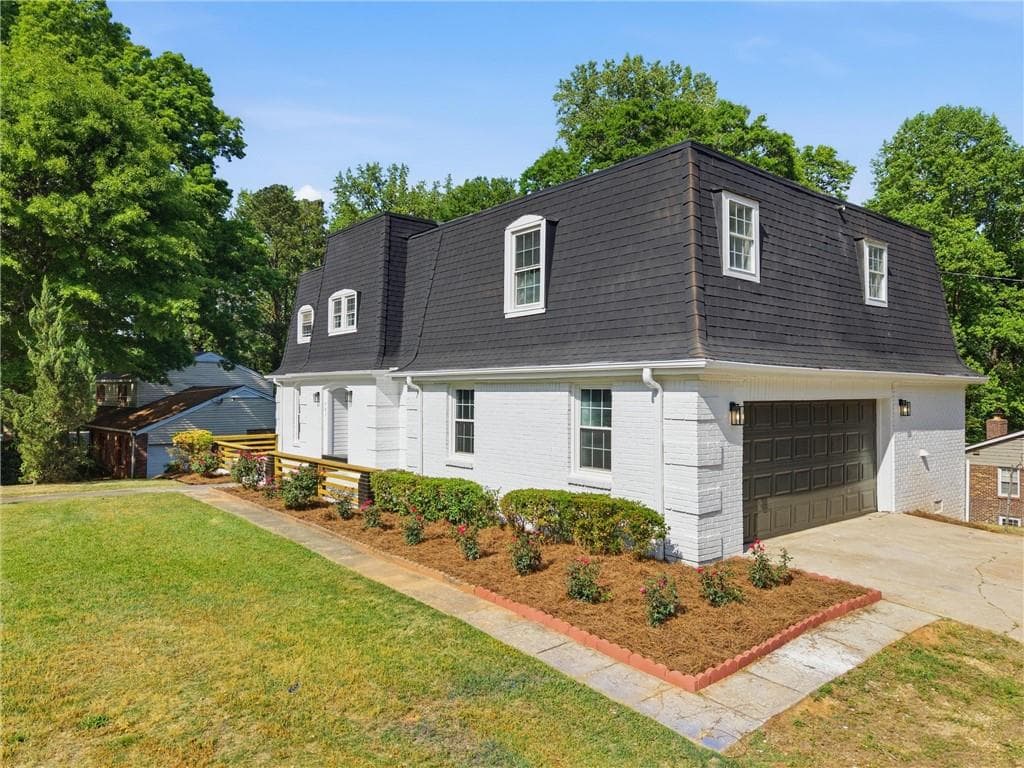 5 bedroom, 4 bathroom, 3,528 sq ft single family residence for sale at 492 S Susan Creek Drive, Stone Mountain, GA 30083 — photo 2