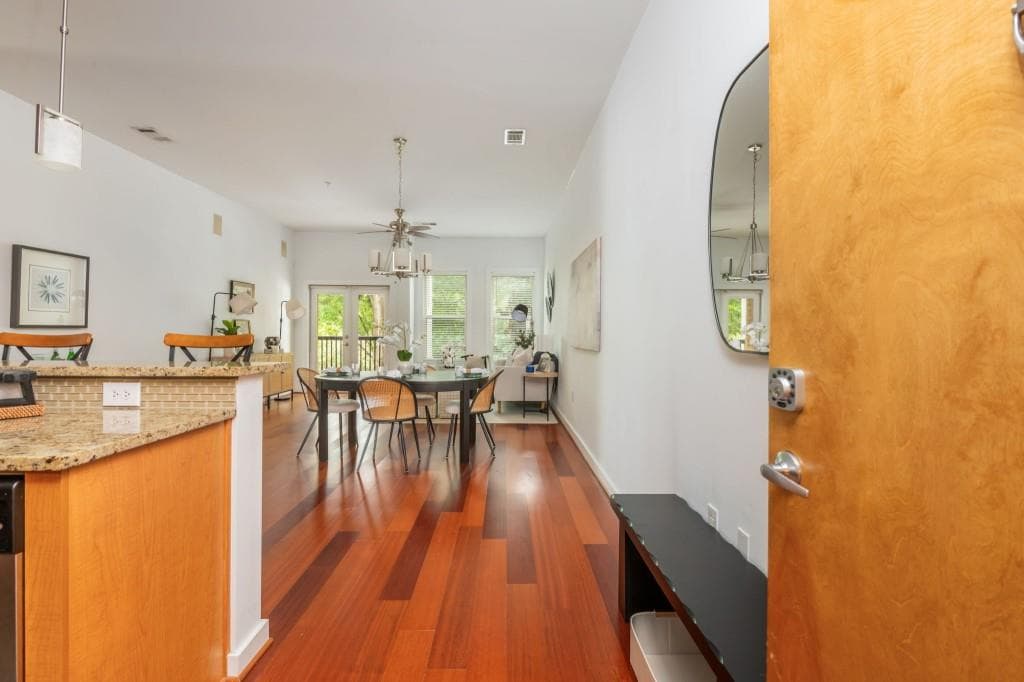 2 bedroom, 2 bathroom, 1,191 sq ft condominium for sale at 870 Inman Village Parkway 201, Atlanta, GA 30307 — photo 4