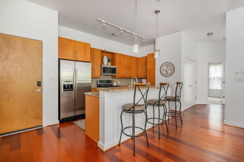 2 bedroom, 2 bathroom, 1,191 sq ft condominium for sale at 870 Inman Village Parkway 201, Atlanta, GA 30307 — photo 6