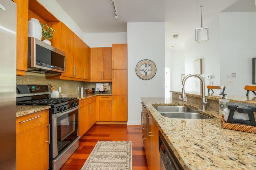 2 bedroom, 2 bathroom, 1,191 sq ft condominium for sale at 870 Inman Village Parkway 201, Atlanta, GA 30307 — photo 7
