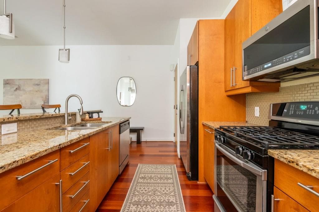 2 bedroom, 2 bathroom, 1,191 sq ft condominium for sale at 870 Inman Village Parkway 201, Atlanta, GA 30307 — photo 8