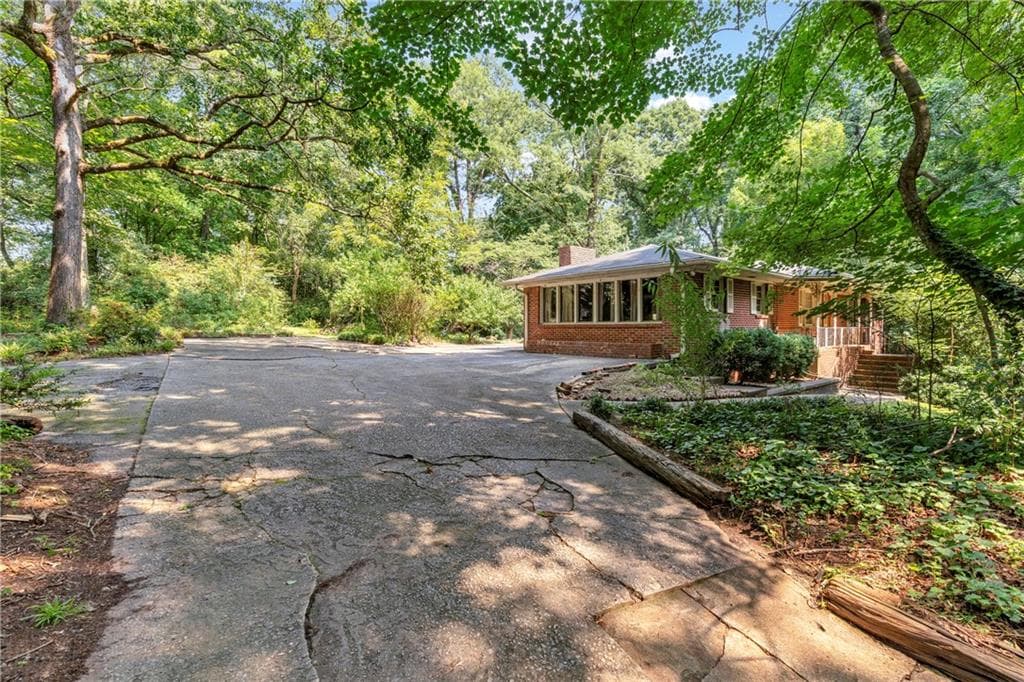 6 bedroom, 2 bathroom, 2,400 sq ft single family residence for sale at 39 Harmony Grove Road, Lilburn, GA 30047 — photo 4