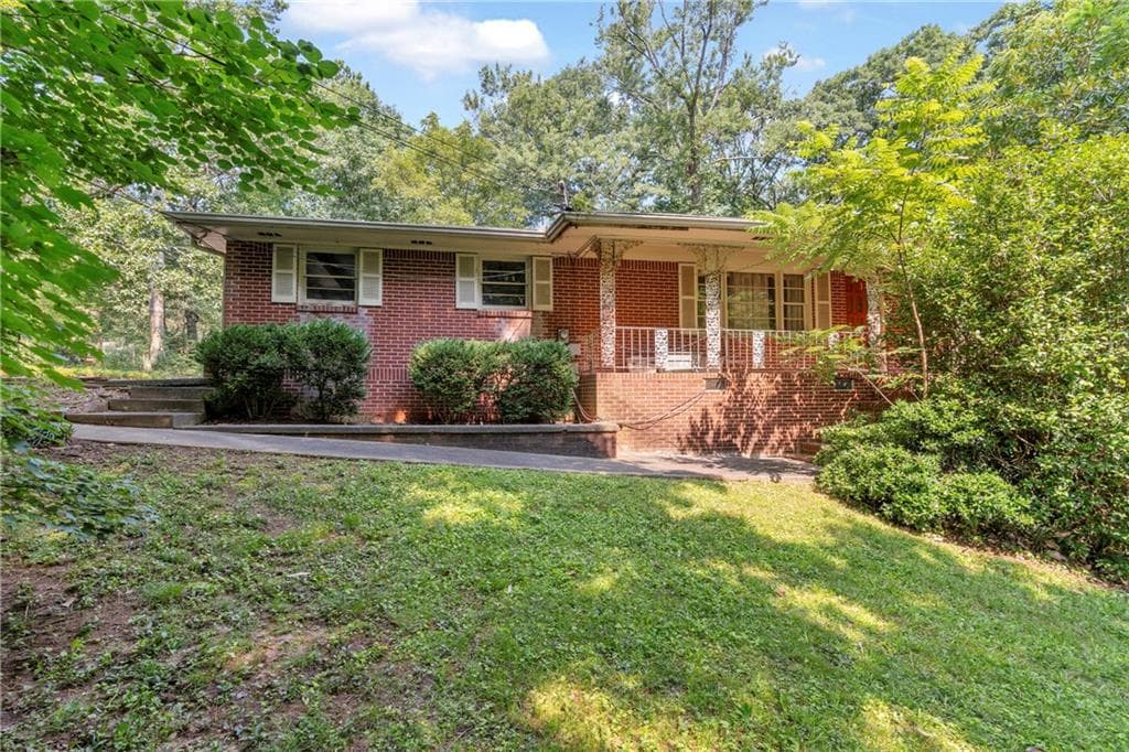 6 bedroom, 2 bathroom, 2,400 sq ft single family residence for sale at 39 Harmony Grove Road, Lilburn, GA 30047 — photo 5