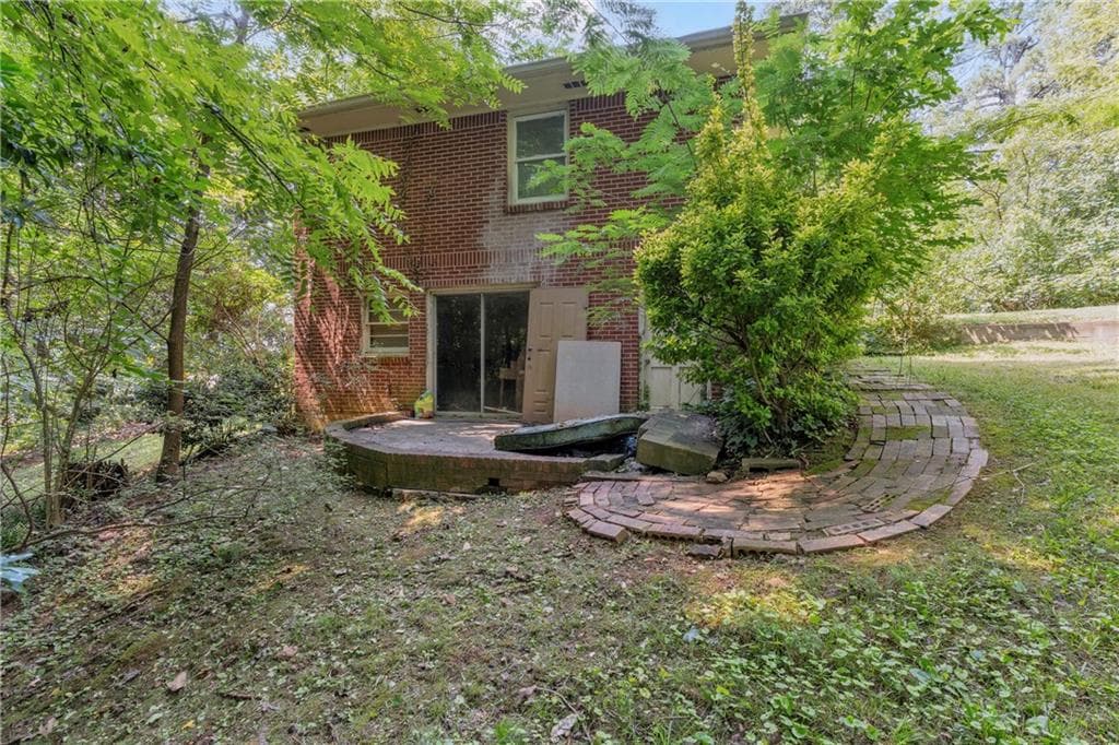 6 bedroom, 2 bathroom, 2,400 sq ft single family residence for sale at 39 Harmony Grove Road, Lilburn, GA 30047 — photo 8