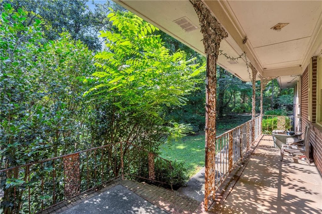 6 bedroom, 2 bathroom, 2,400 sq ft single family residence for sale at 39 Harmony Grove Road, Lilburn, GA 30047 — photo 9