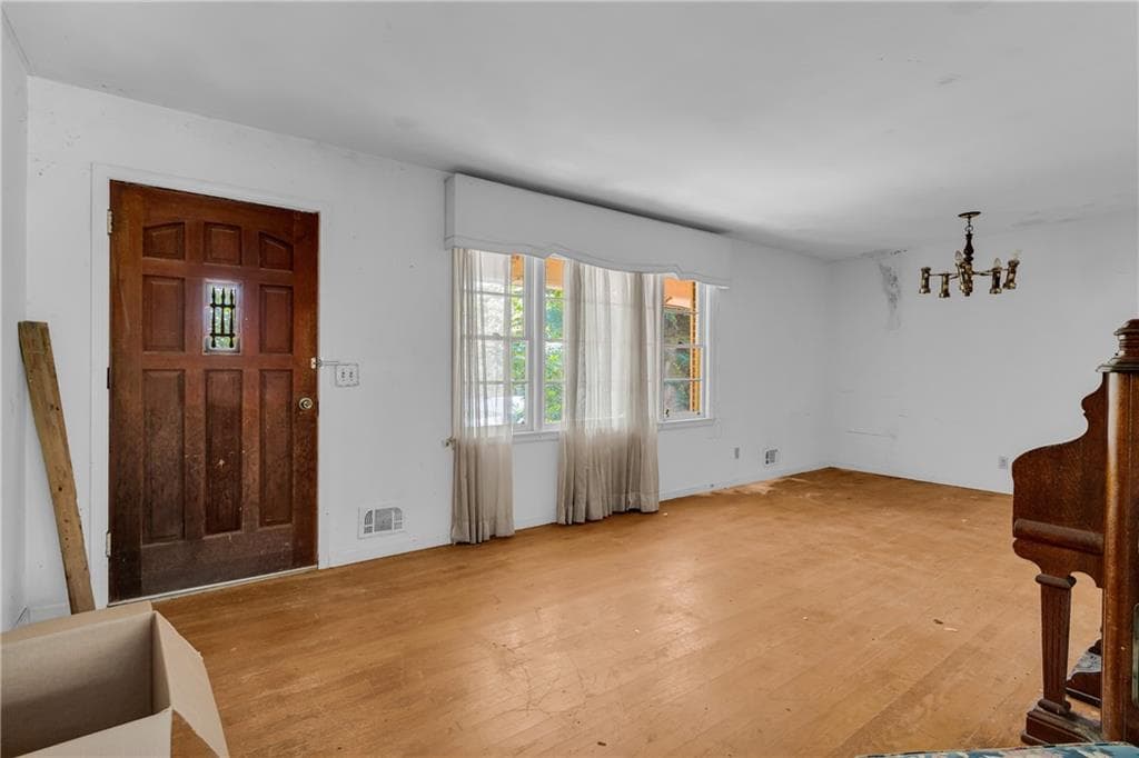 6 bedroom, 2 bathroom, 2,400 sq ft single family residence for sale at 39 Harmony Grove Road, Lilburn, GA 30047 — photo 10