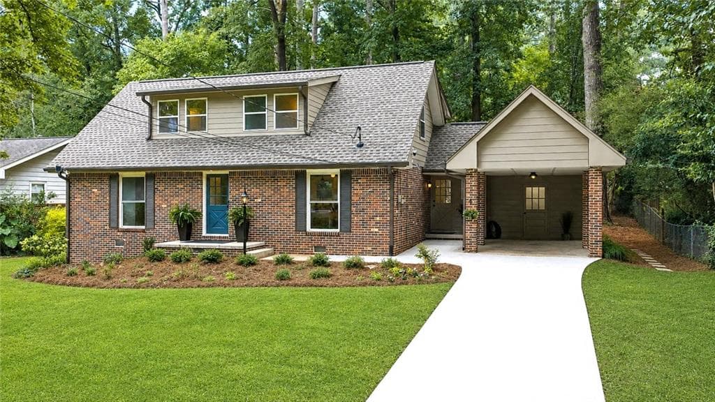 4 bedroom, 3 bathroom, 1,900 sq ft single family residence for sale at 1303 Faraday Place, Decatur, GA 30033 — photo 2