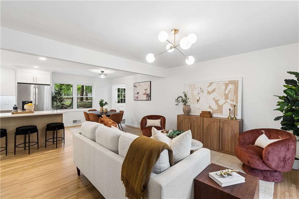 4 bedroom, 3 bathroom, 1,900 sq ft single family residence for sale at 1303 Faraday Place, Decatur, GA 30033 — photo 3