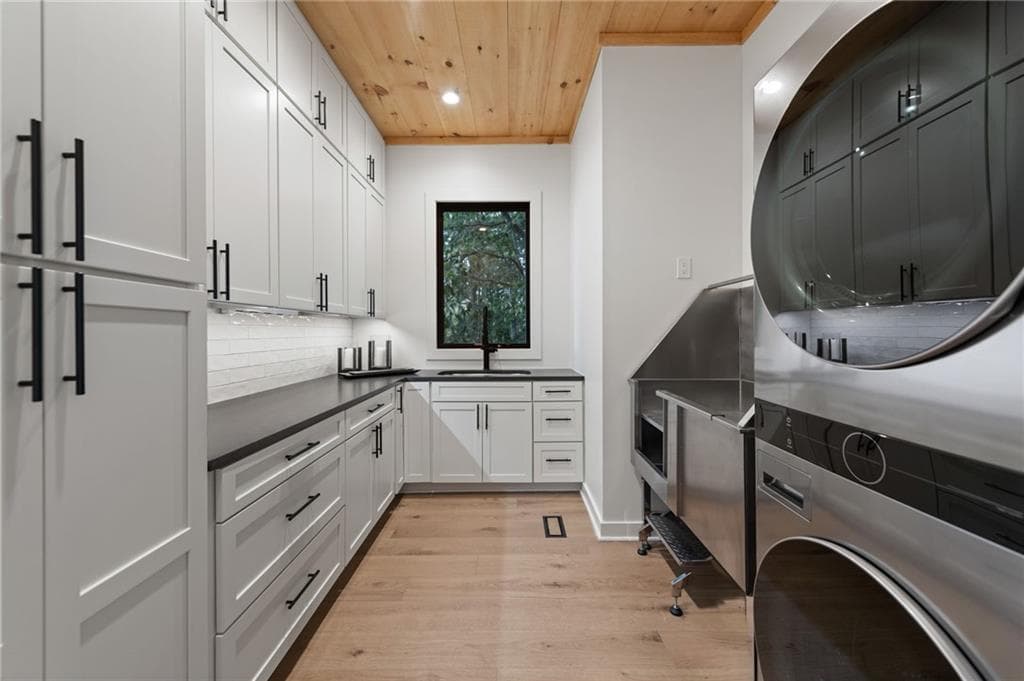 5 bedroom, 4 bathroom, 3,300 sq ft single family residence for sale at 261 Big Valley Drive, Morganton, GA 30513 — photo 7