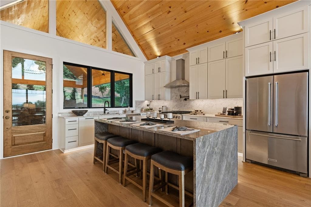 5 bedroom, 4 bathroom, 3,300 sq ft single family residence for sale at 261 Big Valley Drive, Morganton, GA 30513 — photo 9