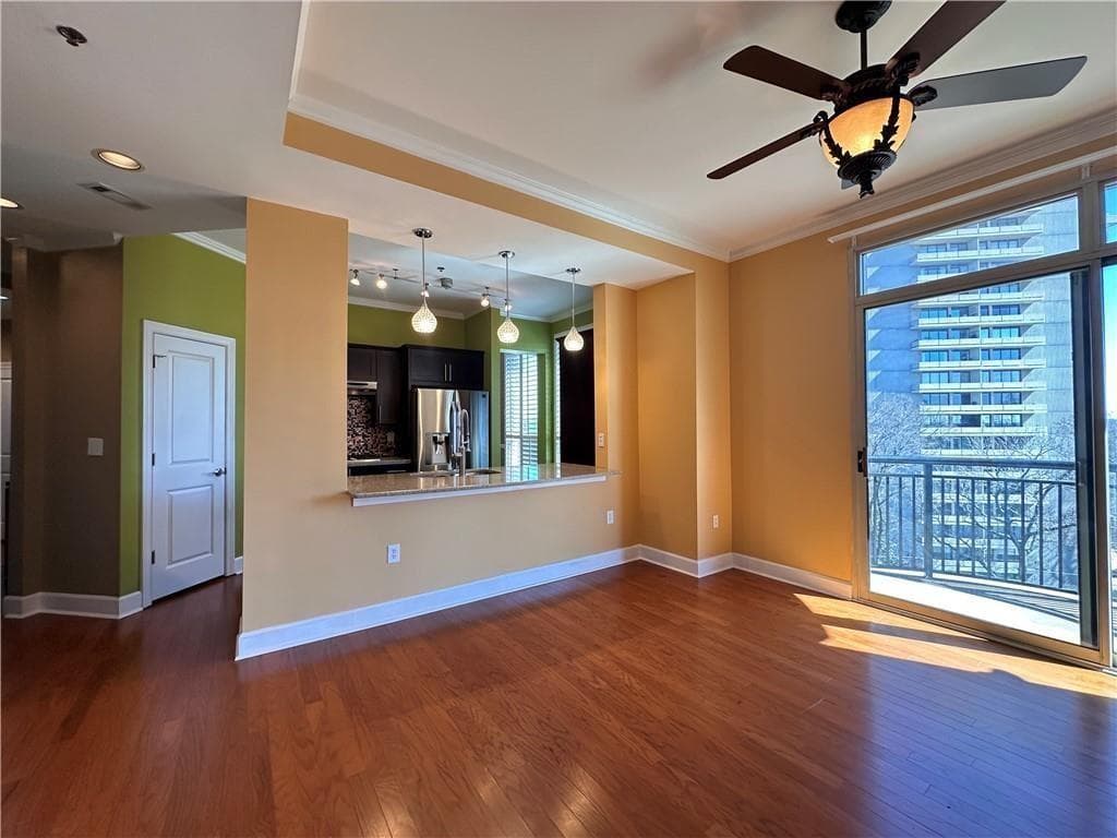 3 bedroom, 3 bathroom, 2,100 sq ft condominium for sale at 2626 Peachtree Road 1007, Atlanta, GA 30305 — photo 3