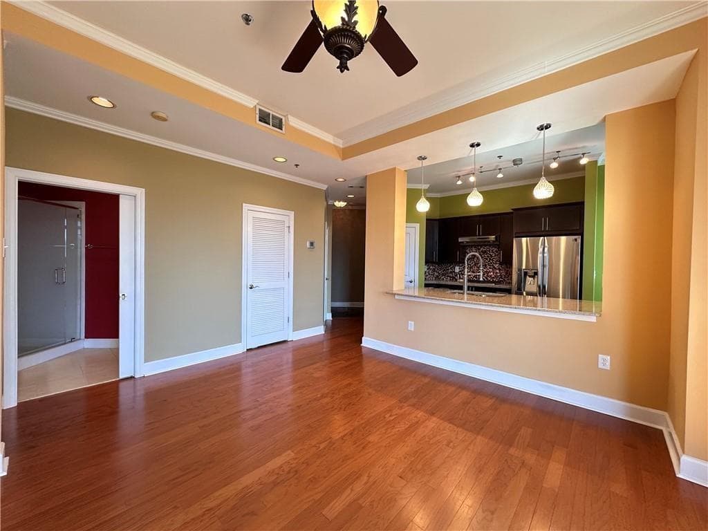 3 bedroom, 3 bathroom, 2,100 sq ft condominium for sale at 2626 Peachtree Road 1007, Atlanta, GA 30305 — photo 4