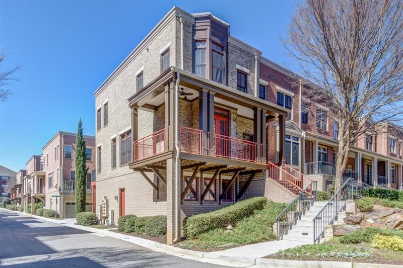 3 bedroom, 4 bathroom, 1,943 sq ft townhouse for rent at 4685 Dogwood Alley, Dunwoody, GA 30338 for $3,850 a month — photo 3