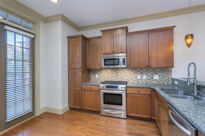 3 bedroom, 4 bathroom, 1,943 sq ft townhouse for rent at 4685 Dogwood Alley, Dunwoody, GA 30338 for $3,850 a month — photo 4