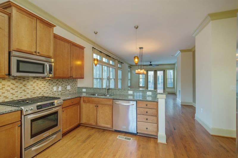 3 bedroom, 4 bathroom, 1,943 sq ft townhouse for rent at 4685 Dogwood Alley, Dunwoody, GA 30338 for $3,850 a month — photo 5