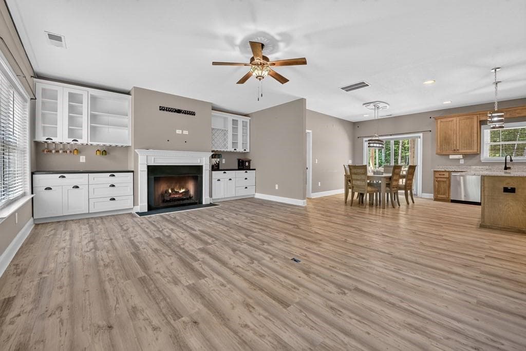 3 bedroom, 2 bathroom, 1,904 sq ft single family residence under contract at 607 Satsuma Court, Ellijay, GA 30540 — photo 8