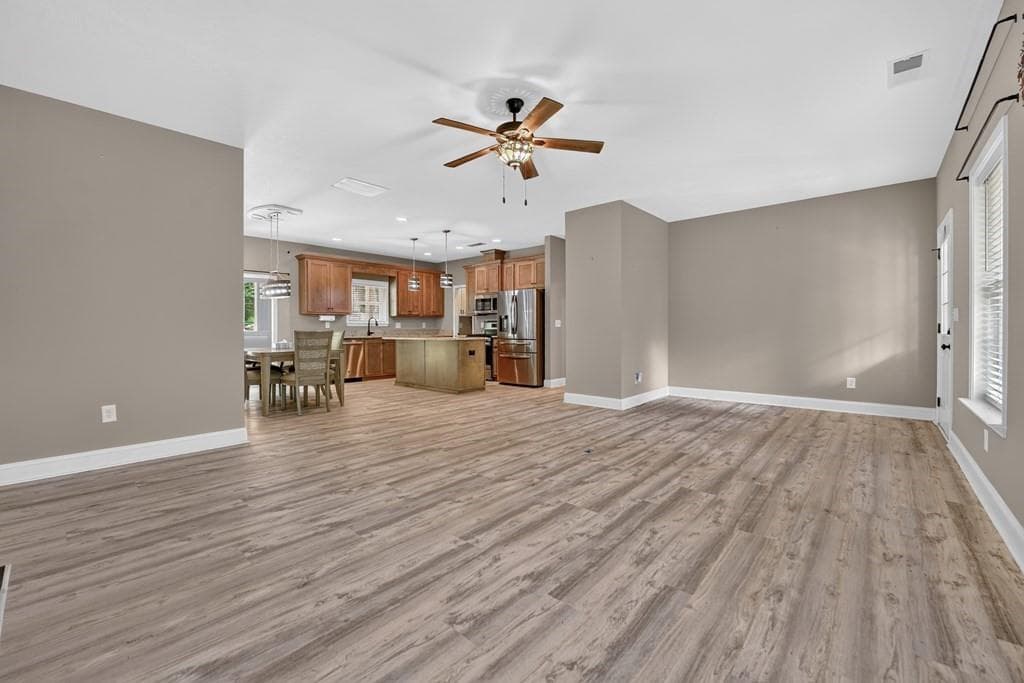 3 bedroom, 2 bathroom, 1,904 sq ft single family residence under contract at 607 Satsuma Court, Ellijay, GA 30540 — photo 9