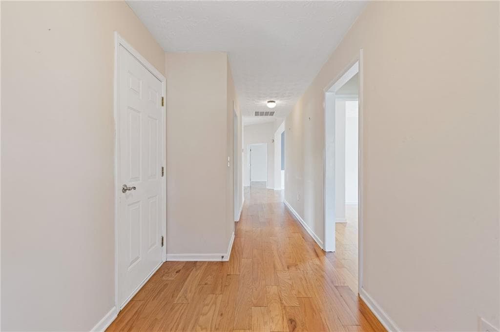 3 bedroom, 2 bathroom, 2,112 sq ft single family residence for sale at 112 Clubhouse Drive, Jefferson, GA 30549 — photo 6