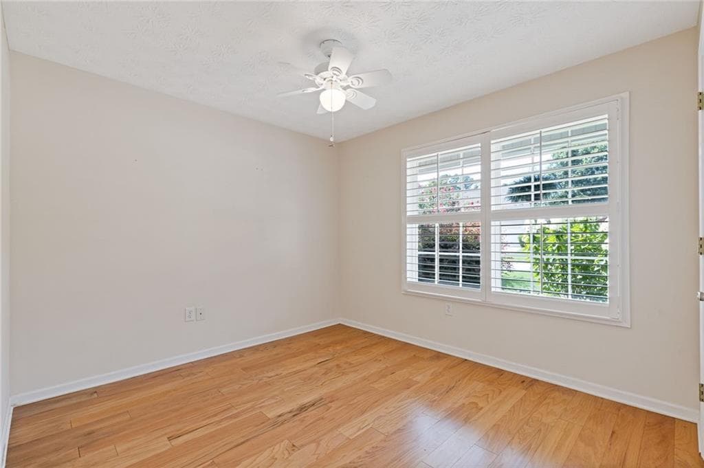 3 bedroom, 2 bathroom, 2,112 sq ft single family residence for sale at 112 Clubhouse Drive, Jefferson, GA 30549 — photo 8