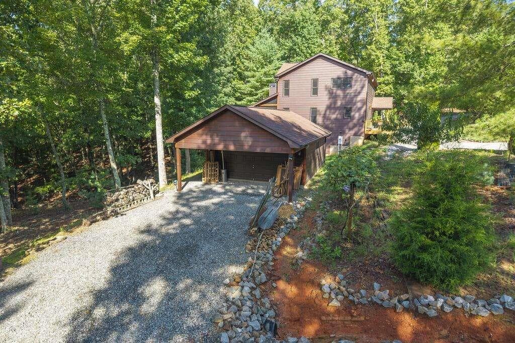 3 bedroom, 3 bathroom, 2,520 sq ft single family residence for sale at 72 Gibbs Trail, Mineral Bluff, GA 30559 — photo 5