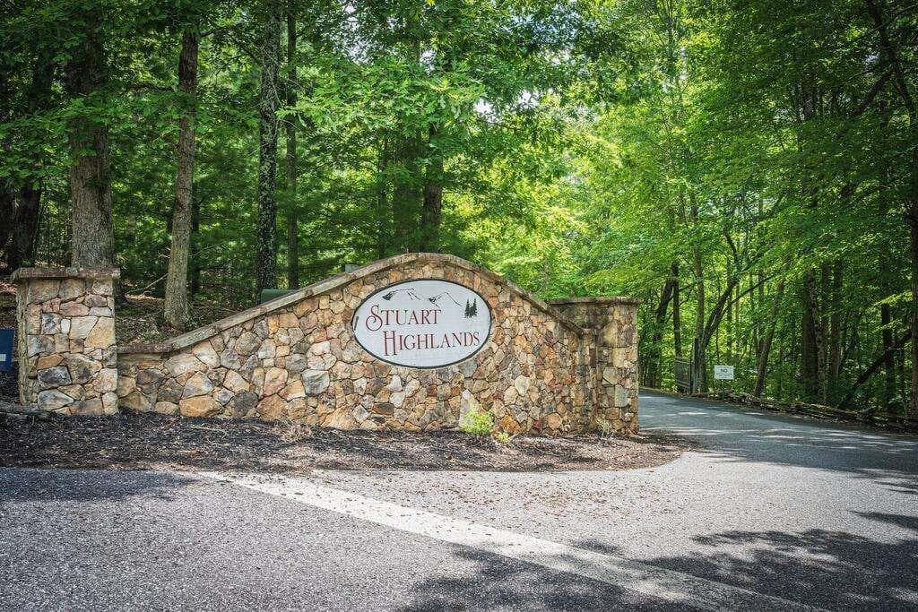 3 bedroom, 3 bathroom, 2,520 sq ft single family residence for sale at 72 Gibbs Trail, Mineral Bluff, GA 30559 — photo 10