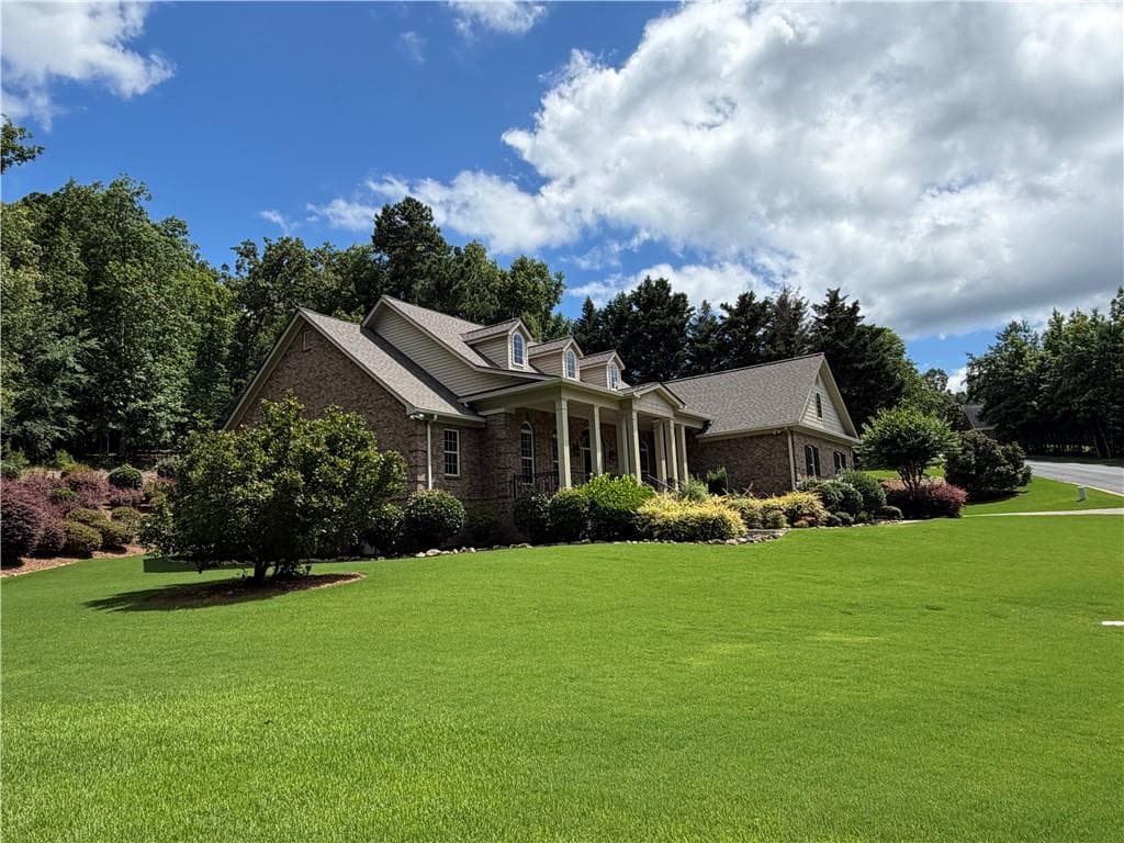 4 bedroom, 4 bathroom, 3,026 sq ft single family residence under contract at 3 Mountain Crest Drive, Rome, GA 30165