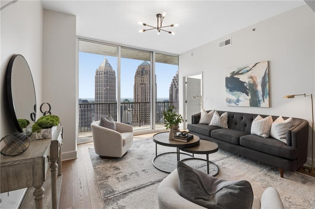 2 bedroom, 2 bathroom, 1,271 sq ft condominium under contract at 1080 Peachtree Street 3215, Atlanta, GA 30309 — photo 4