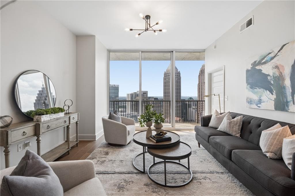 2 bedroom, 2 bathroom, 1,271 sq ft condominium under contract at 1080 Peachtree Street 3215, Atlanta, GA 30309 — photo 6