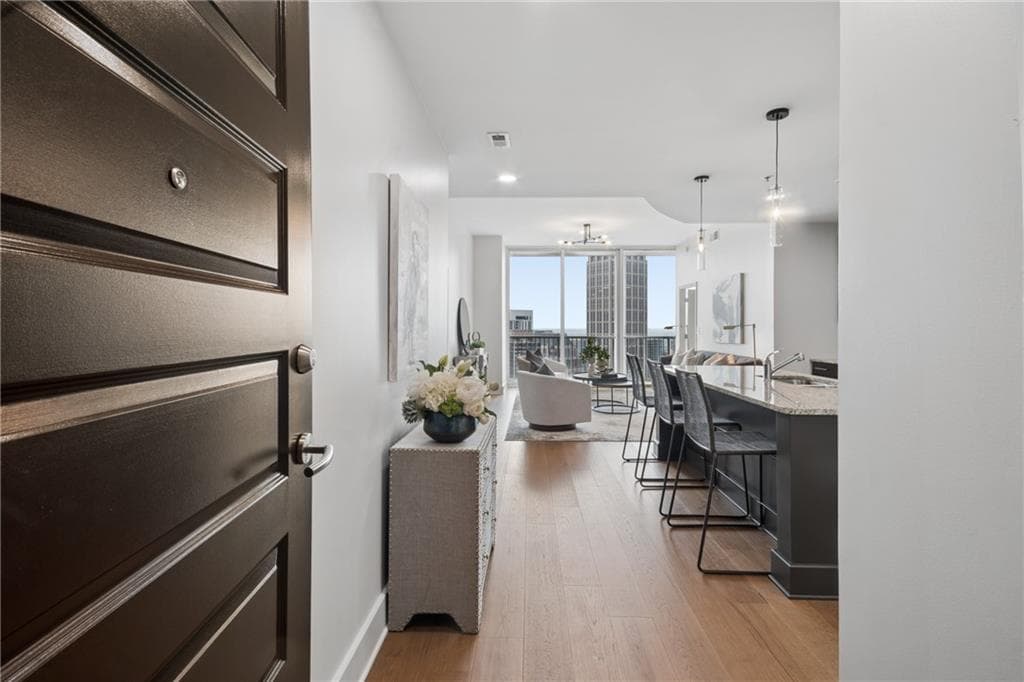 2 bedroom, 2 bathroom, 1,271 sq ft condominium under contract at 1080 Peachtree Street 3215, Atlanta, GA 30309 — photo 10