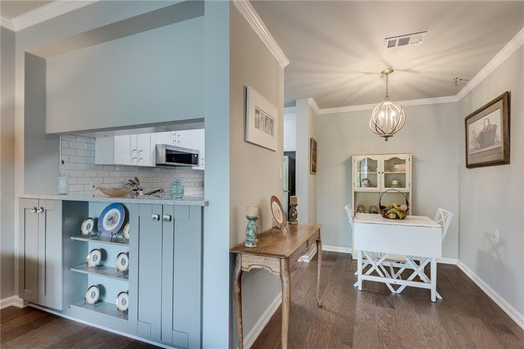 1 bedroom, 1 bathroom, 800 sq ft condominium for sale at 1800 Clairmont Lake A625, Decatur, GA 30033 — photo 4
