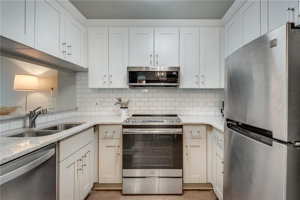 1 bedroom, 1 bathroom, 800 sq ft condominium for sale at 1800 Clairmont Lake A625, Decatur, GA 30033 — photo 7