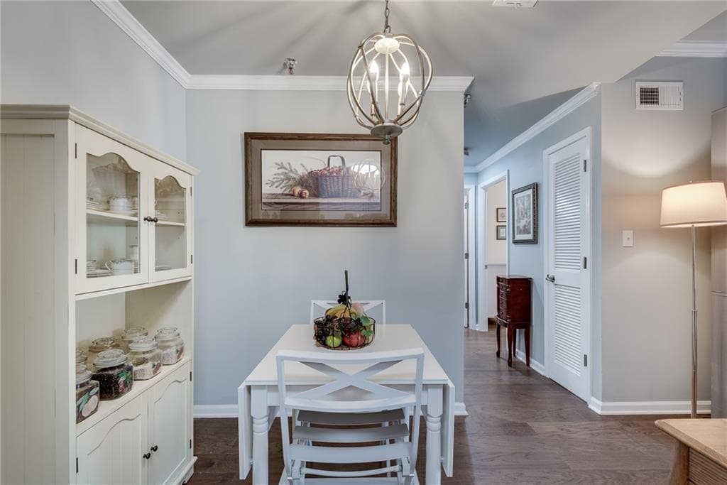 1 bedroom, 1 bathroom, 800 sq ft condominium for sale at 1800 Clairmont Lake A625, Decatur, GA 30033 — photo 9