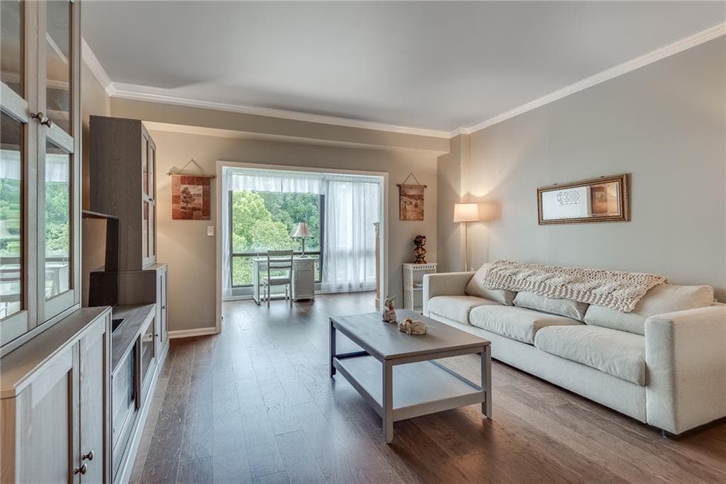 1 bedroom, 1 bathroom, 800 sq ft condominium for sale at 1800 Clairmont Lake A625, Decatur, GA 30033 — photo 10
