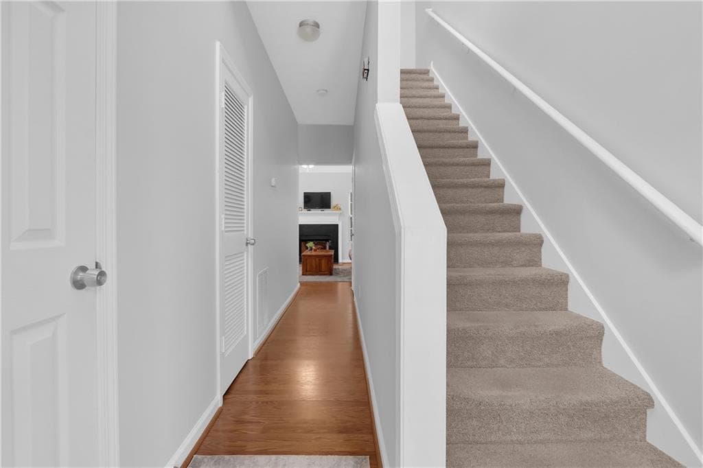 2 bedroom, 3 bathroom, 1,332 sq ft townhouse for sale at 5252 Pinnacle Point Court, Norcross, GA 30071 — photo 7