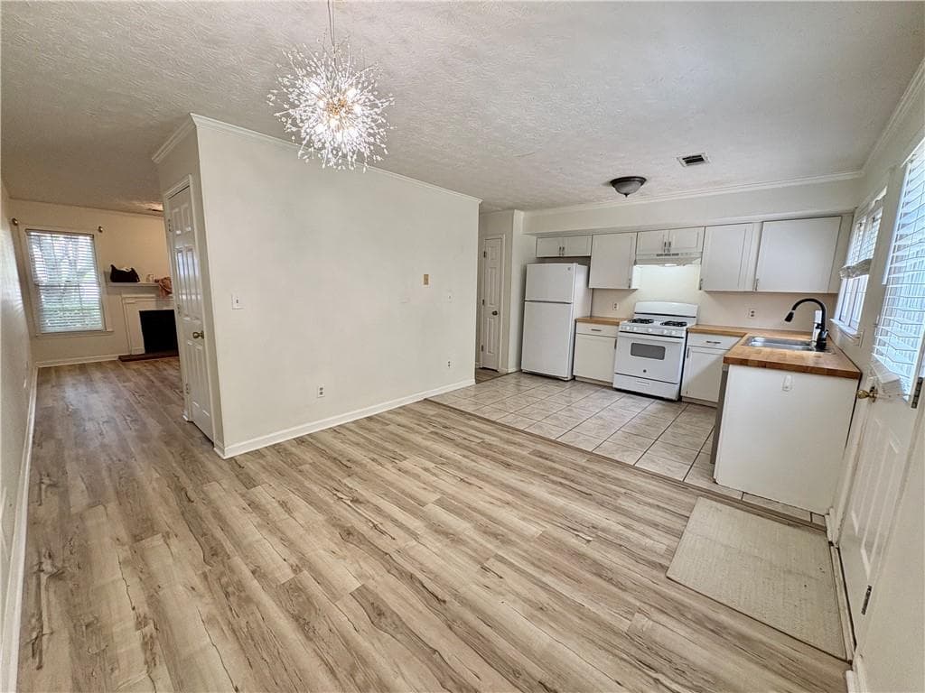 2 bedroom, 3 bathroom, 1,120 sq ft townhouse for rent at 1405 Kennesaw Trace, Kennesaw, GA 30144 for $1,800 a month — photo 5