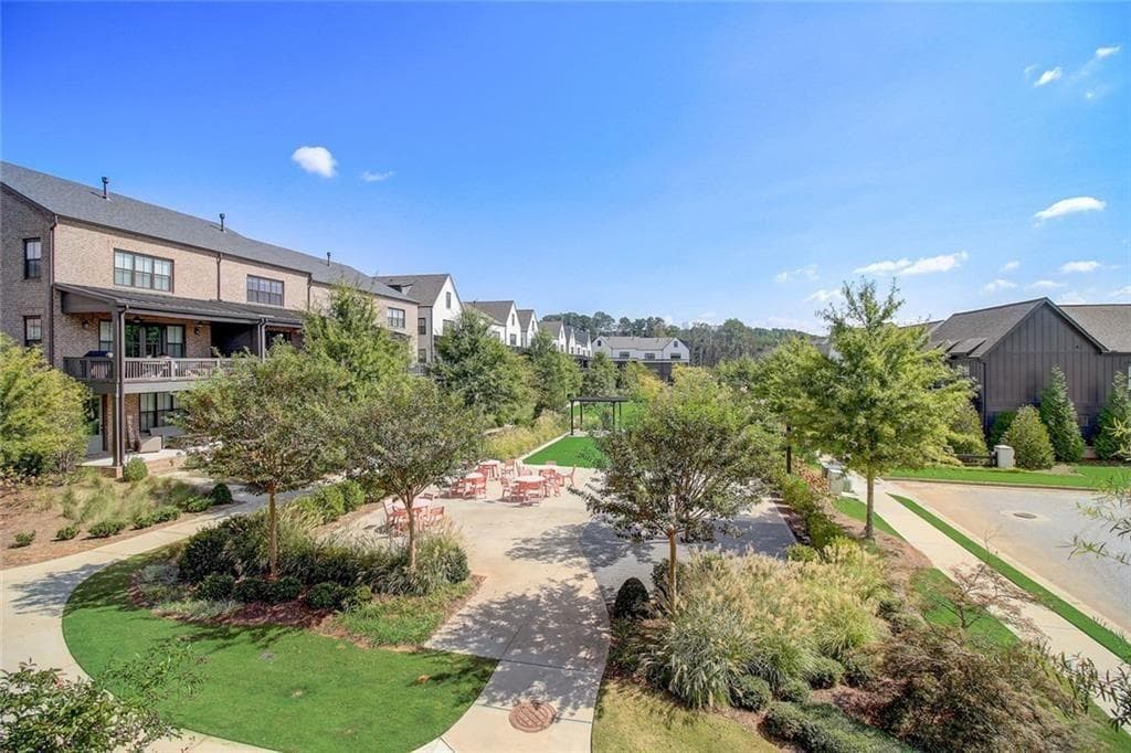 3 bedroom, 4 bathroom, 2,024 sq ft townhouse for sale at 6675 Cortland Walk, Alpharetta, GA 30005 — photo 2