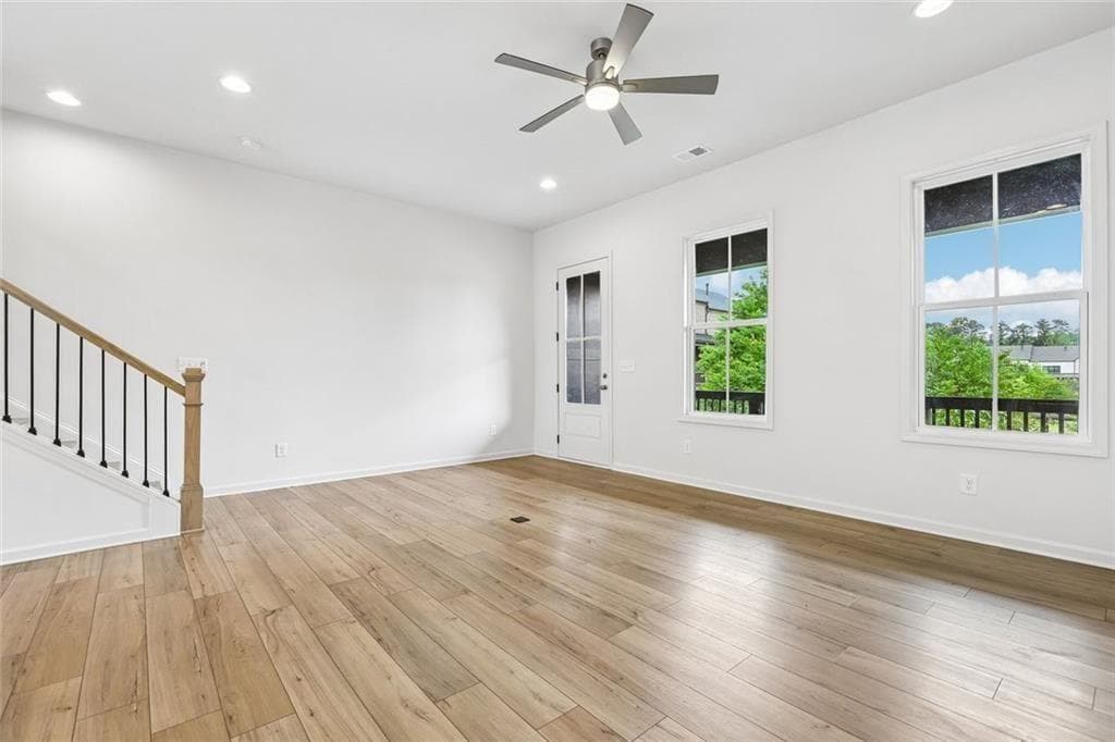 3 bedroom, 4 bathroom, 2,024 sq ft townhouse for sale at 6675 Cortland Walk, Alpharetta, GA 30005 — photo 6