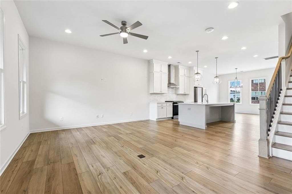 3 bedroom, 4 bathroom, 2,024 sq ft townhouse for sale at 6675 Cortland Walk, Alpharetta, GA 30005 — photo 7