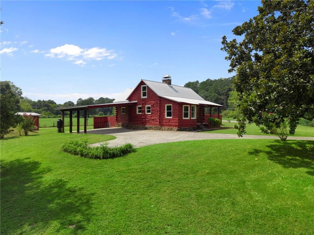 3 bedroom, 3 bathroom, 1,198 sq ft single family residence under contract at 2059 Cave Spring Road, Cedartown, GA 30125