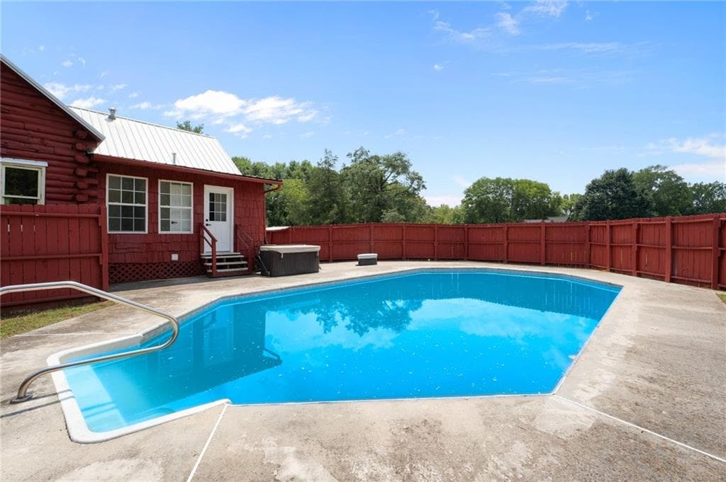 3 bedroom, 3 bathroom, 1,198 sq ft single family residence under contract at 2059 Cave Spring Road, Cedartown, GA 30125 — photo 4