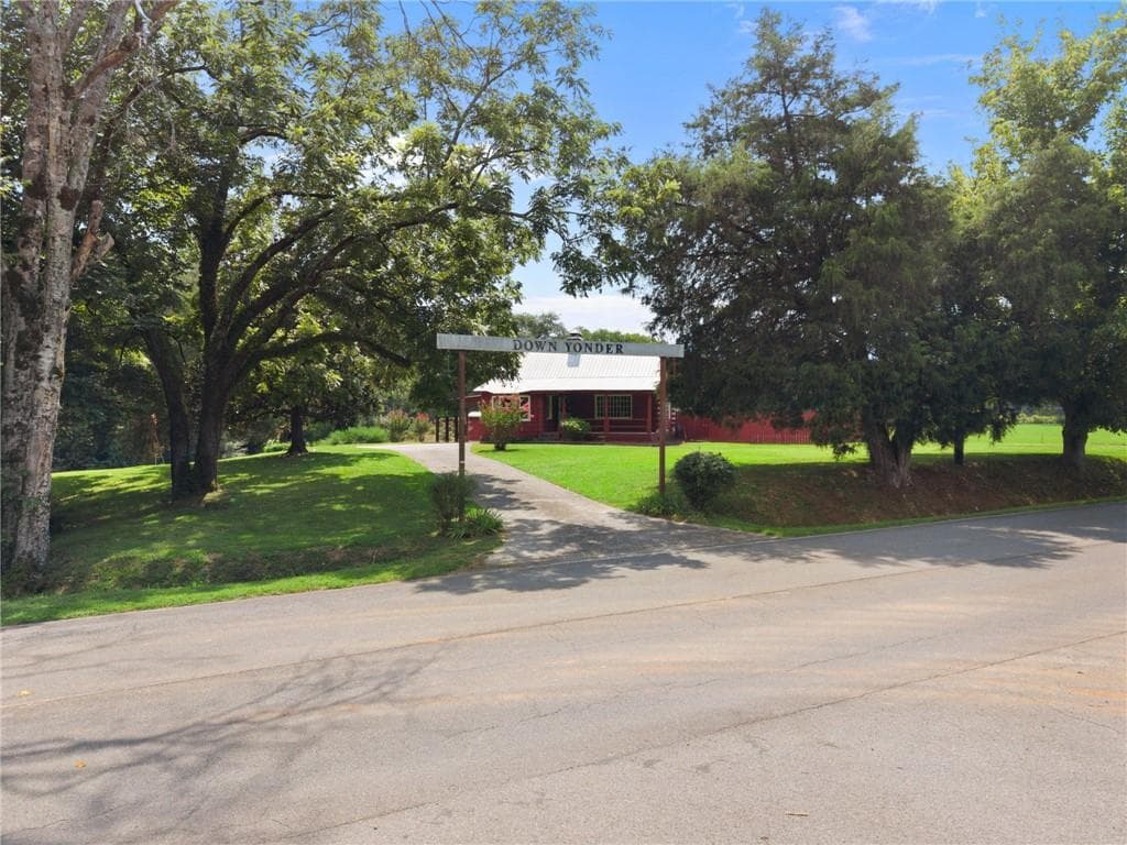 3 bedroom, 3 bathroom, 1,198 sq ft single family residence under contract at 2059 Cave Spring Road, Cedartown, GA 30125 — photo 5