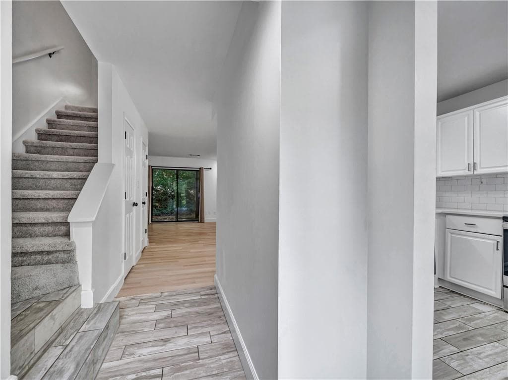 2 bedroom, 3 bathroom, 1,212 sq ft condominium for sale at 3018 Steeplechase, Alpharetta, GA 30004 — photo 4