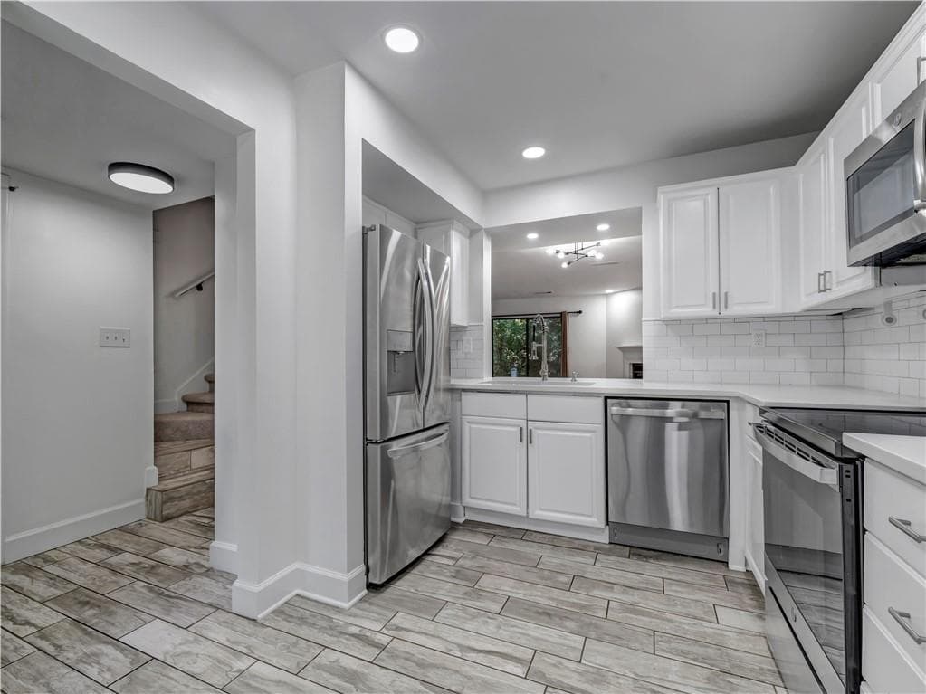 2 bedroom, 3 bathroom, 1,212 sq ft condominium for sale at 3018 Steeplechase, Alpharetta, GA 30004 — photo 7