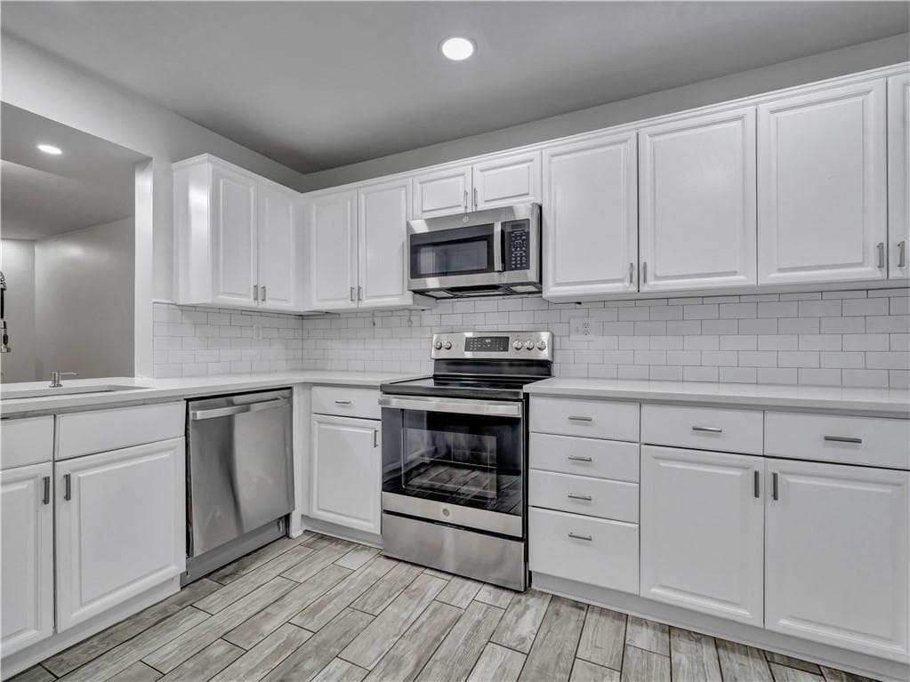 2 bedroom, 3 bathroom, 1,212 sq ft condominium for sale at 3018 Steeplechase, Alpharetta, GA 30004
